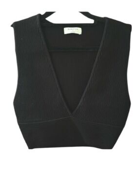 Aritzia Babaton Sculpt Ribbed Deep-V Super Stretchy Crop Top NEW